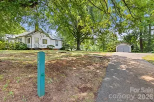 1751 W Nc 10 Hwy, Newton, NC 28658 - Photo 2