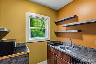 152 E Marshall St, Waynesville, NC 28786 - Photo 36