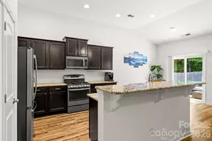 10014 Goose Landing Dr, Charlotte, NC 28269 - Photo 12