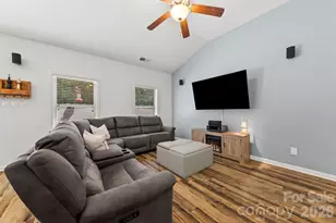 10014 Goose Landing Dr, Charlotte, NC 28269 - Photo 4