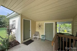 227 Cranbrook Cir, Hendersonville, NC 28792 - Photo 6