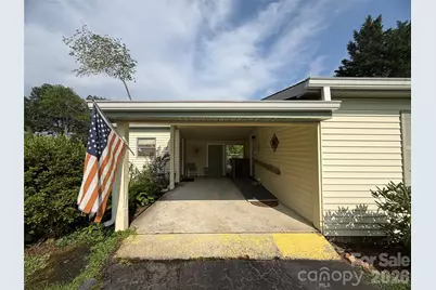 227 Cranbrook Circle, Hendersonville, NC 28792 - Photo 4