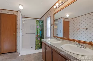39 Spruce St, Waynesville, NC 28786 - Photo 14