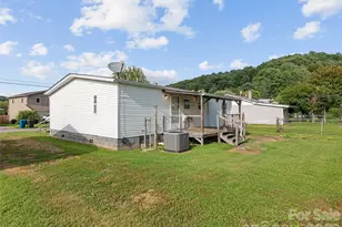 39 Spruce St, Waynesville, NC 28786 - Photo 2
