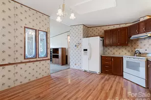 39 Spruce St, Waynesville, NC 28786 - Photo 10