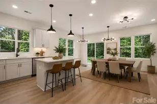 208 W Todd Ln, Charlotte, NC 28208 - Photo 2