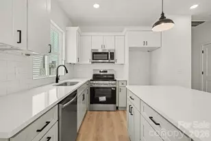 208 W Todd Ln, Charlotte, NC 28208 - Photo 14