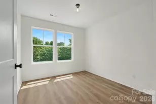 208 W Todd Ln, Charlotte, NC 28208 - Photo 12