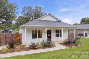 1003 Adams St, Statesville, NC 28677 - Photo 2