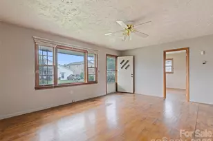 57 Spruce St, Waynesville, NC 28786 - Photo 6