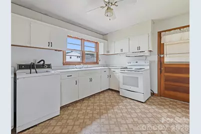 57 Spruce Street, Waynesville, NC 28786 - Photo 2