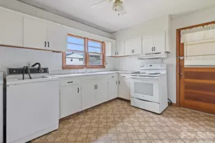 57 Spruce St, Waynesville, NC 28786 - Photo 2