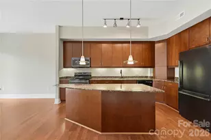4625 Piedmont Row Dr, Charlotte, NC 28210 - Photo 4