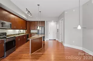 4625 Piedmont Row Dr, Charlotte, NC 28210 - Photo 10