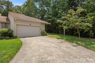 132 Cloverleaf Ln, Asheville, NC 28803 - Photo 2
