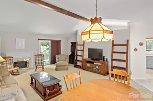 132 Cloverleaf Ln, Asheville, NC 28803 - Photo 8