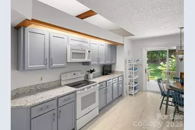 132 Cloverleaf Lane, Asheville, NC 28803 - Photo 12