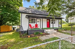 1921 4th St SW, Hickory, NC 28602 - Photo 2