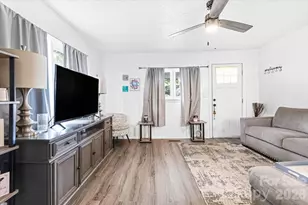 1921 4th St SW, Hickory, NC 28602 - Photo 8