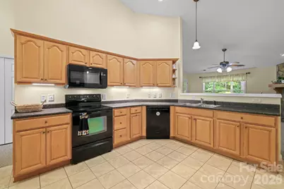 17 Coventry Circle E, Franklin, NC 28734 - Photo 6