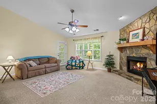17 Coventry Circle E, Franklin, NC 28734 - Photo 12