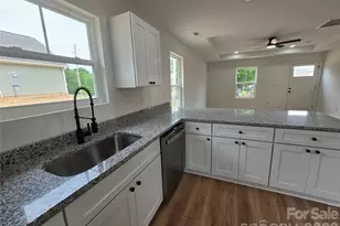 911 Hill St, Albemarle, NC 28001 - Photo 8
