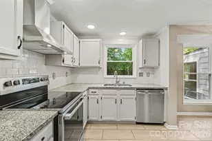 10724 Downpatrick Pl, Charlotte, NC 28262 - Photo 6