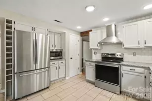 10724 Downpatrick Pl, Charlotte, NC 28262 - Photo 8