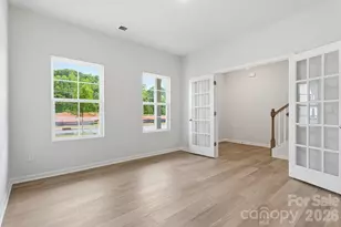4013 Juno Dr, Charlotte, NC 28215 - Photo 4