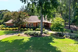 216 Muirfield Dr, Spartanburg, SC 29306 - Photo 2
