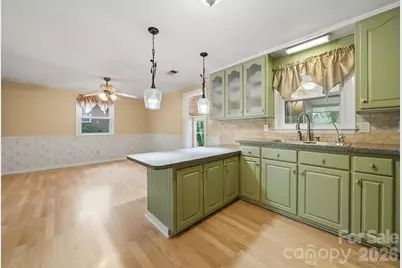 3233 26th Street NE, Hickory, NC 28601 - Photo 8