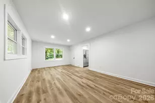 2500 Markham Ct, Charlotte, NC 28205 - Photo 2
