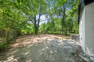 2500 Markham Ct, Charlotte, NC 28205 - Photo 16