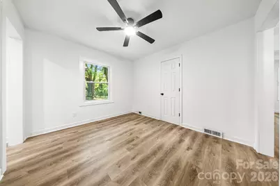 2500 Markham Court, Charlotte, NC 28205 - Photo 10