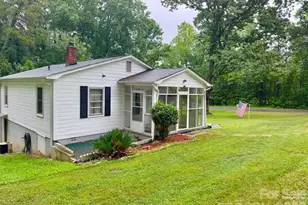 1132 S Rutherford St, Blacksburg, SC 29702 - Photo 2