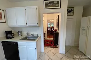 218 Circle Ave, Charlotte, NC 28207 - Photo 18