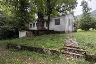 912 Halstead Blvd, Hendersonville, NC 28791 - Photo 1