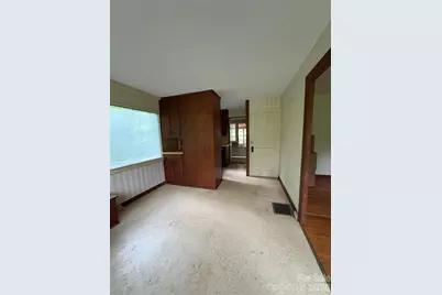 912 Halstead Boulevard, Hendersonville, NC 28791 - Photo 8