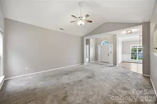 1393 Hollythorne Dr, Rock Hill, SC 29732 - Photo 10