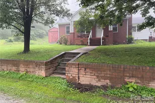 77 Maple Rd, Spruce Pine, NC 28777 - Photo 1