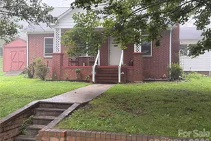 77 Maple Rd, Spruce Pine, NC 28777 - Photo 2
