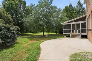 105 Castlestone Ln, Matthews, NC 28104 - Photo 28