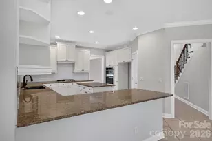 105 Castlestone Ln, Matthews, NC 28104 - Photo 6
