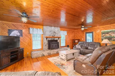 744 S Grove Street Extension, Lincolnton, NC 28092 - Photo 2