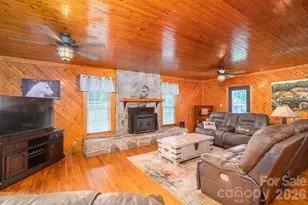 744 S Grove St Ext, Lincolnton, NC 28092 - Photo 2
