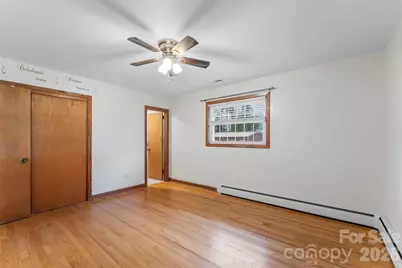 8647 US 221 Highway N, Marion, NC 28752 - Photo 16