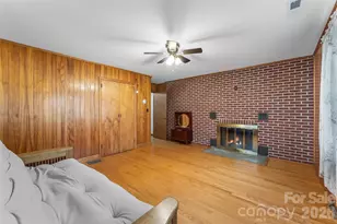 8647 US 221 Hwy N, Marion, NC 28752 - Photo 18