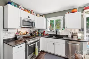 13901 Kings Carriage Ln, Charlotte, NC 28278 - Photo 14