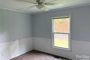 102 York St, Clover, SC 29710 - Photo 10