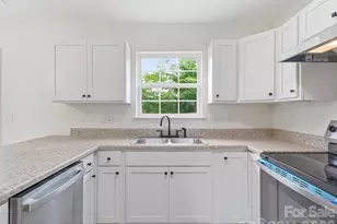 908 Lakehill Rd, Charlotte, NC 28214 - Photo 12